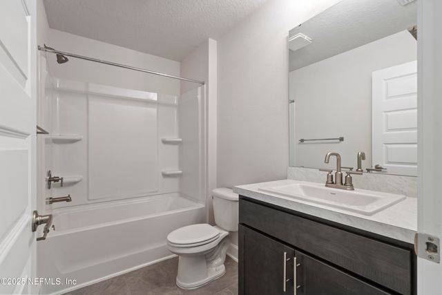 8310 HELMSLEY Boulevard, Jacksonville, FL 32219