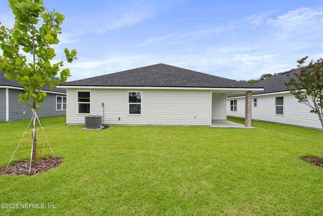 8310 HELMSLEY Boulevard, Jacksonville, FL 32219