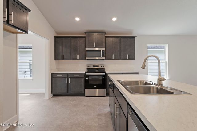 8310 HELMSLEY Boulevard, Jacksonville, FL 32219