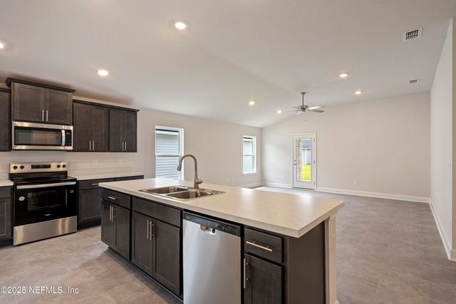 8310 HELMSLEY Boulevard, Jacksonville, FL 32219