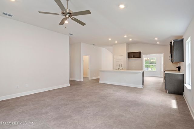 8310 HELMSLEY Boulevard, Jacksonville, FL 32219