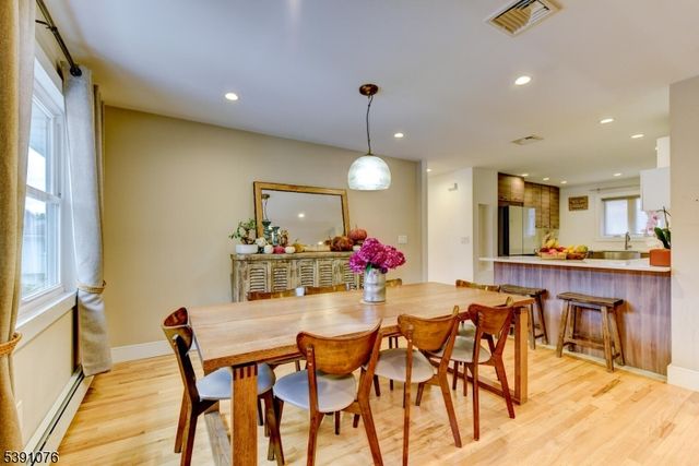 204 Gilbert Ave, Elmwood Park Boro, NJ 07407