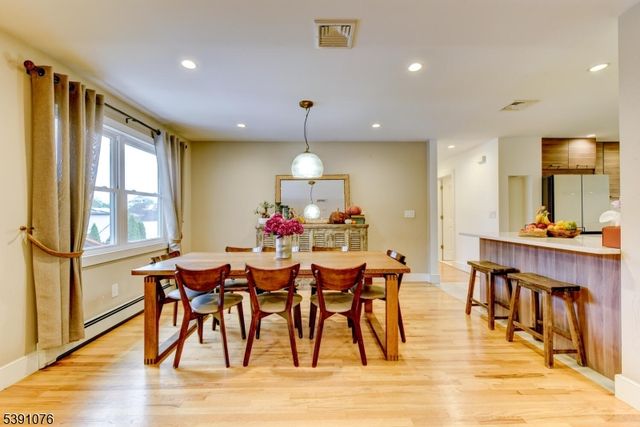 204 Gilbert Ave, Elmwood Park Boro, NJ 07407