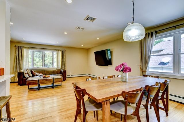 204 Gilbert Ave, Elmwood Park Boro, NJ 07407