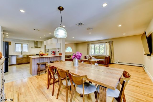 204 Gilbert Ave, Elmwood Park Boro, NJ 07407