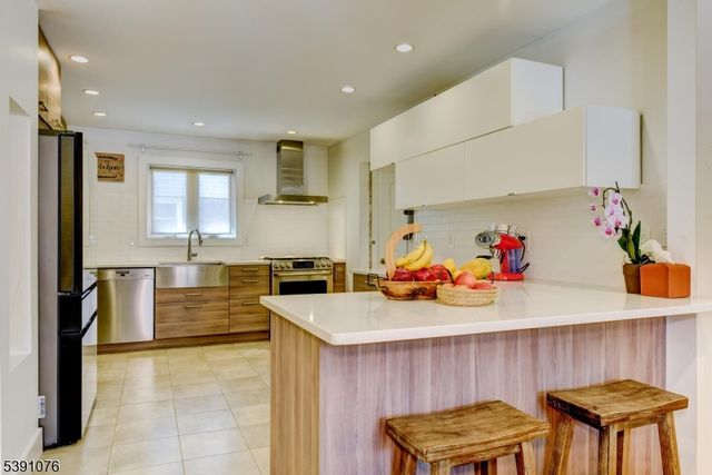 204 Gilbert Ave, Elmwood Park Boro, NJ 07407