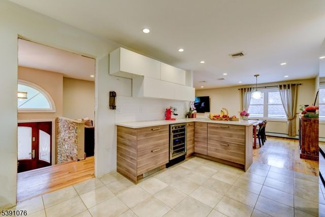 204 Gilbert Ave, Elmwood Park Boro, NJ 07407