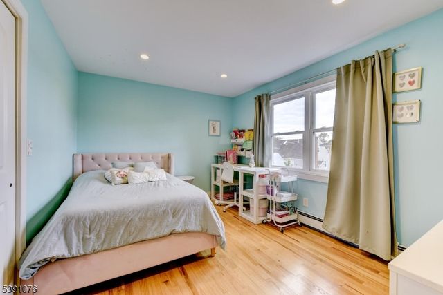 204 Gilbert Ave, Elmwood Park Boro, NJ 07407