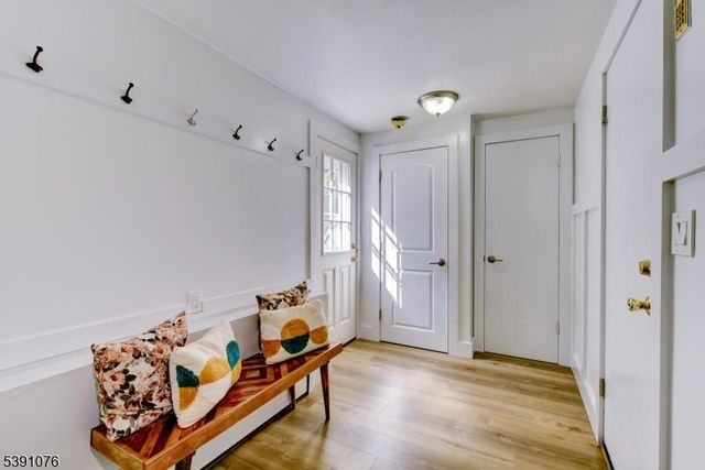 204 Gilbert Ave, Elmwood Park Boro, NJ 07407