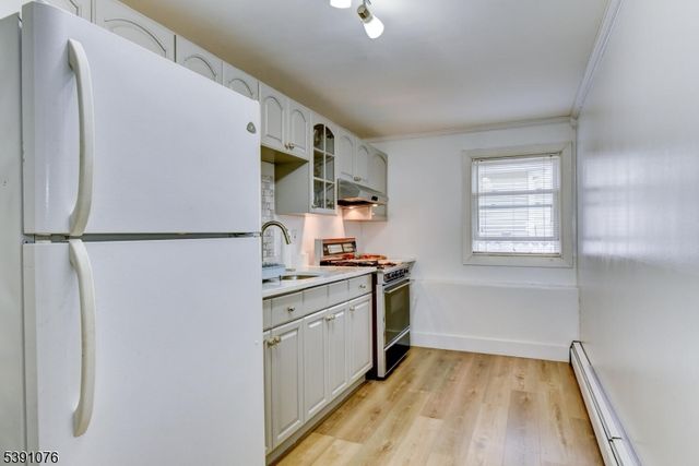 204 Gilbert Ave, Elmwood Park Boro, NJ 07407