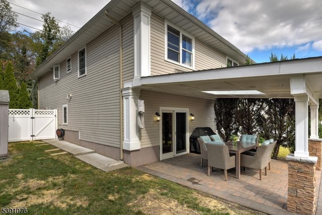 204 Gilbert Ave, Elmwood Park Boro, NJ 07407