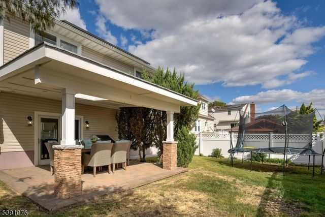 204 Gilbert Ave, Elmwood Park Boro, NJ 07407