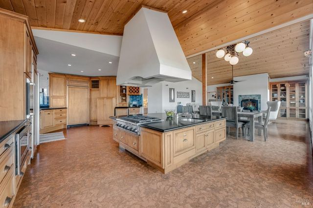 240 Los Santos Dr, Bodega Bay, CA 94923