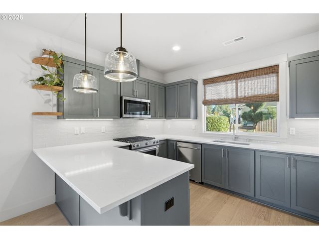 4100 Ne 49TH Ave, Vancouver, WA 98661