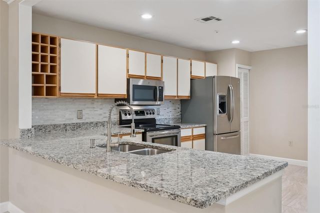 683 POST OAK CIRCLE 105, Altamonte Springs, FL 32701