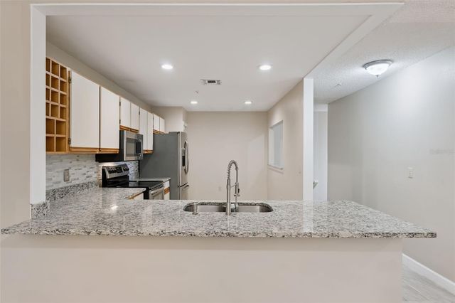 683 POST OAK CIRCLE 105, Altamonte Springs, FL 32701