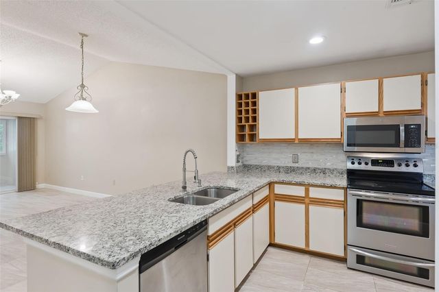 683 POST OAK CIRCLE 105, Altamonte Springs, FL 32701