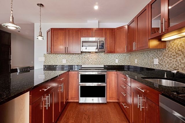 234 Causeway St U819, Boston, MA 02114