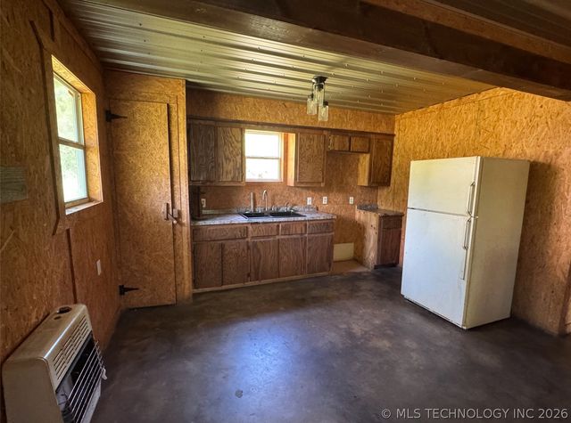 1921 Jones Creek, Mcalester, OK 74501