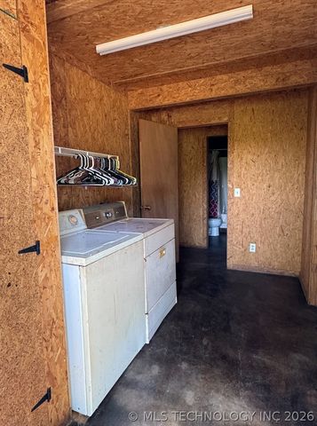 1921 Jones Creek, Mcalester, OK 74501