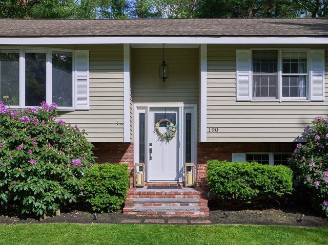 190 Stafford St, Charlton, MA 01507