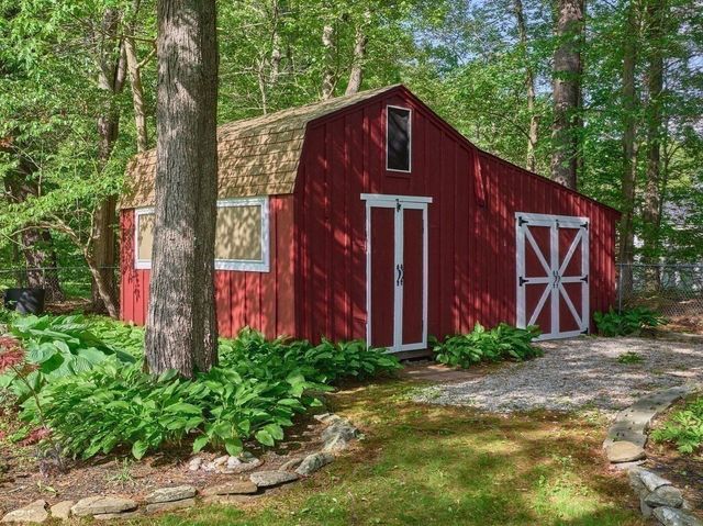 190 Stafford St, Charlton, MA 01507