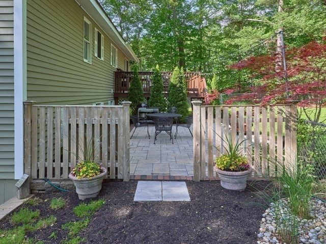 190 Stafford St, Charlton, MA 01507