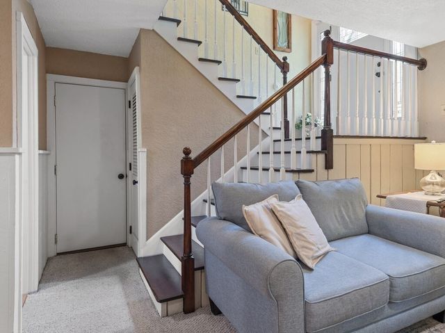 190 Stafford St, Charlton, MA 01507