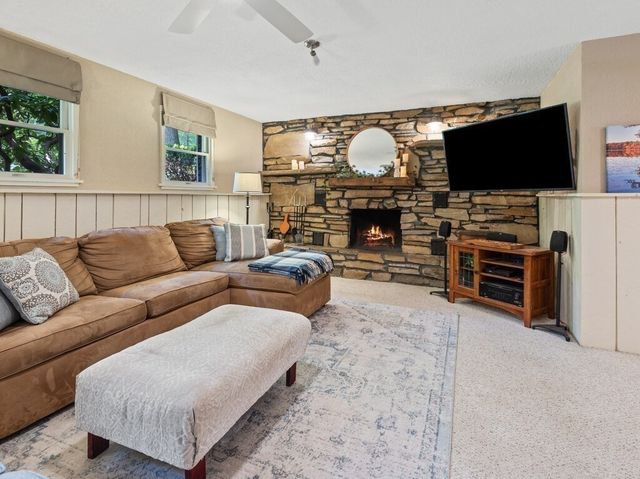 190 Stafford St, Charlton, MA 01507