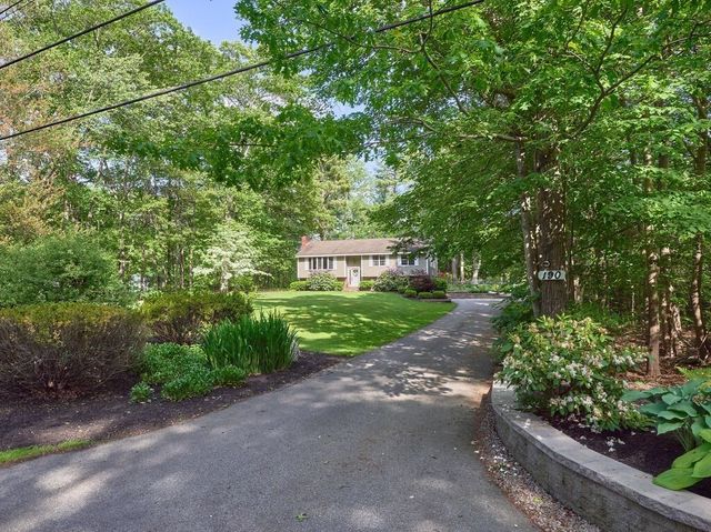 190 Stafford St, Charlton, MA 01507