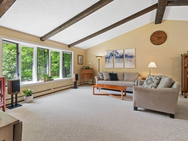 190 Stafford St, Charlton, MA 01507