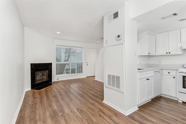 1901 N Fitzhugh Avenue 19, Dallas, TX 75204