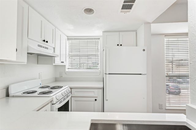 1901 N Fitzhugh Avenue 19, Dallas, TX 75204