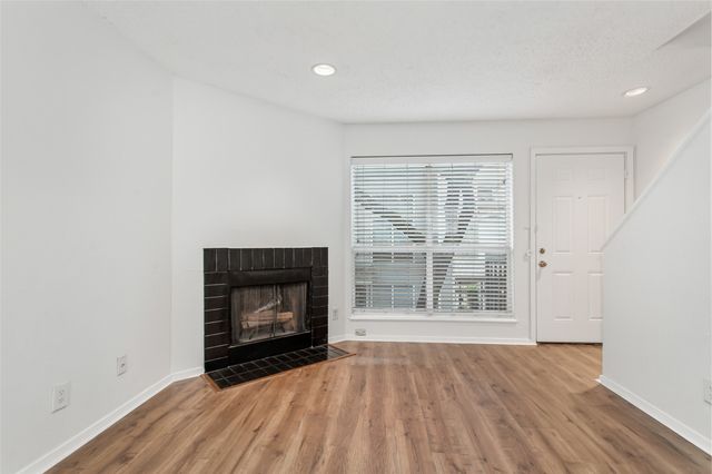 1901 N Fitzhugh Avenue 19, Dallas, TX 75204