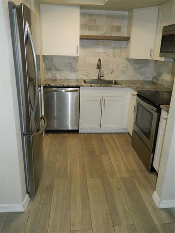 924 LAKE DESTINY ROAD A, Altamonte Springs, FL 32714