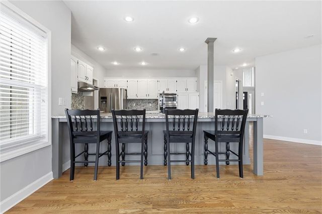 21201 S Jefferson Parkway, Pleasant Hill, MO 64080