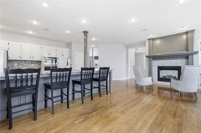 21201 S Jefferson Parkway, Pleasant Hill, MO 64080