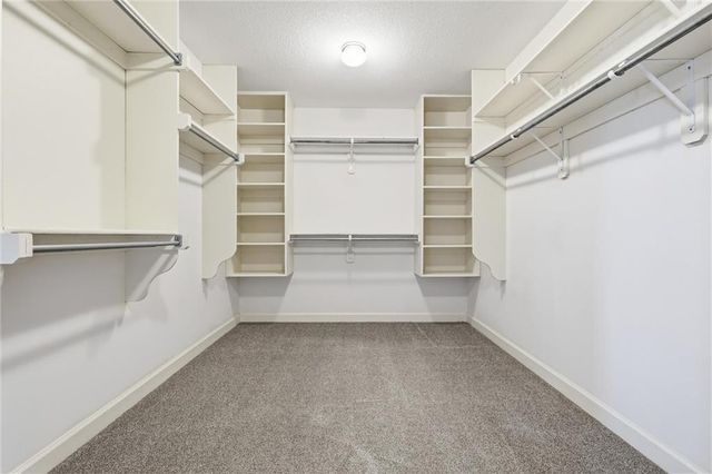 21201 S Jefferson Parkway, Pleasant Hill, MO 64080