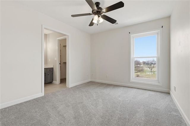 21201 S Jefferson Parkway, Pleasant Hill, MO 64080