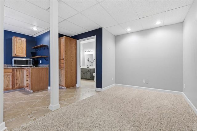 21201 S Jefferson Parkway, Pleasant Hill, MO 64080