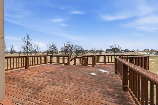 21201 S Jefferson Parkway, Pleasant Hill, MO 64080