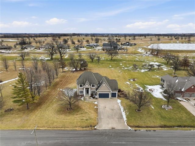 21201 S Jefferson Parkway, Pleasant Hill, MO 64080