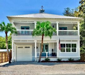 1040 Demere Road, St. Simons Island, GA 31522