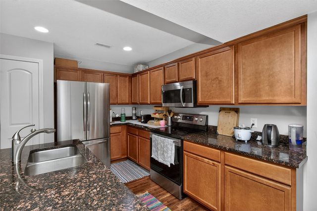 9145 Greenspire Drive 107, West Des Moines, IA 50266