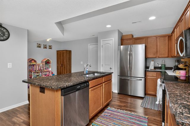 9145 Greenspire Drive 107, West Des Moines, IA 50266