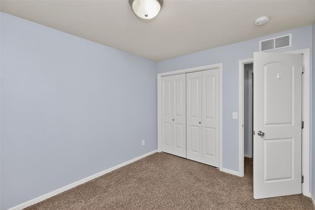 9145 Greenspire Drive 107, West Des Moines, IA 50266