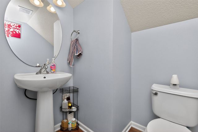 9145 Greenspire Drive 107, West Des Moines, IA 50266