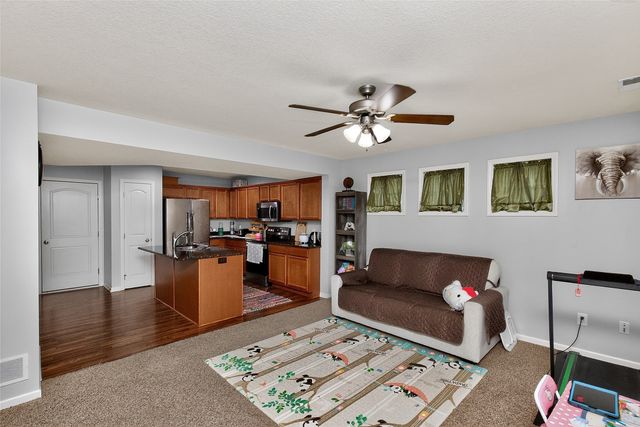 9145 Greenspire Drive 107, West Des Moines, IA 50266