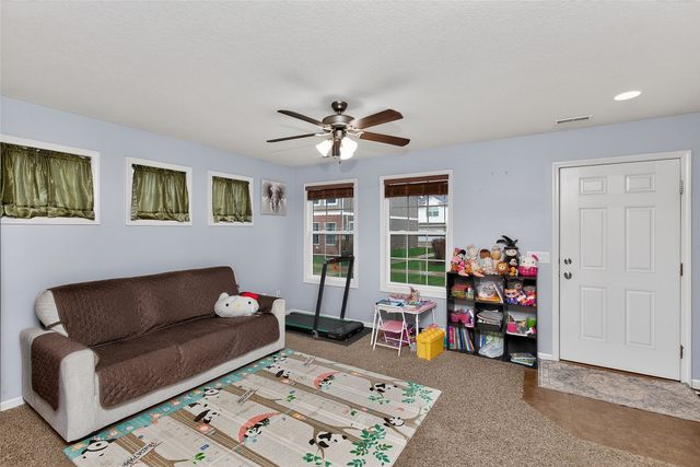 9145 Greenspire Drive 107, West Des Moines, IA 50266