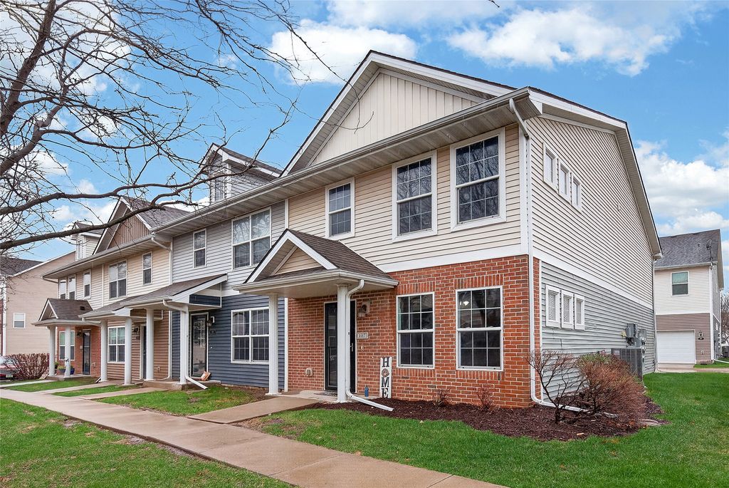 9145 Greenspire Drive 107, West Des Moines, IA 50266